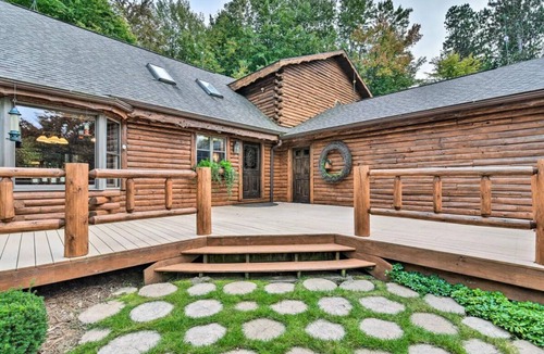 Caro Cabin | The perfect den surrounded by natures beauty to enjoy with your loved ones!