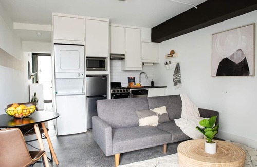 Virginia Highland Apartment | The Raylen – Walk to Ponce City Market + Rooftop