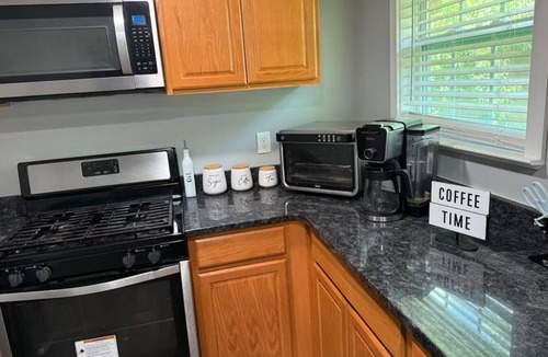 Douglasville House | The Soak Haus Hot Tub Retreat 25 Min to ATL