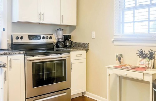 Huntsville Cottage | The Tiny House on Schiffman | Yard + Downtown
