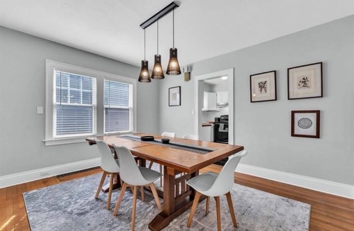 Bryant Pattengill East House | The Vellonia - Ann Arbor Cottage. Cozy 2-bedroom 3 beds at unique place