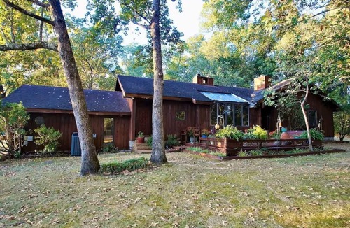 Lebanon House | The Yarborough Ranch is a spacious private retreat located in Lebanon, TN.