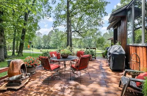 Lebanon House | The Yarborough Ranch is a spacious private retreat located in Lebanon, TN.
