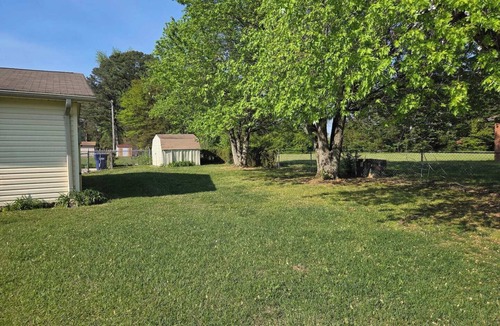 Albertville House | This cozy 3 bed 2 bath house will remind you of a weekend at Grandmother's.