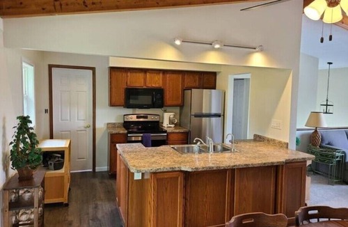 Lake Odessa House | Three bedroom Lakehouse, free parking