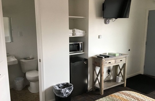 Michigamme Hotel | Three Lakes Motel