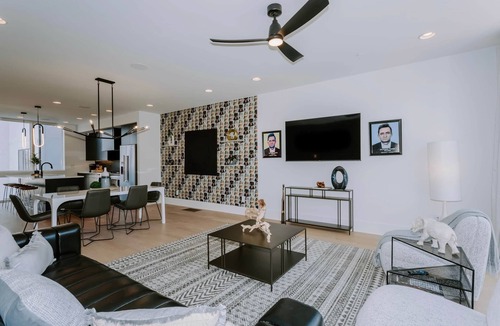 Nashville House | Tiger By The Tail-Skyline Hot Tub- Minutes to Broadway