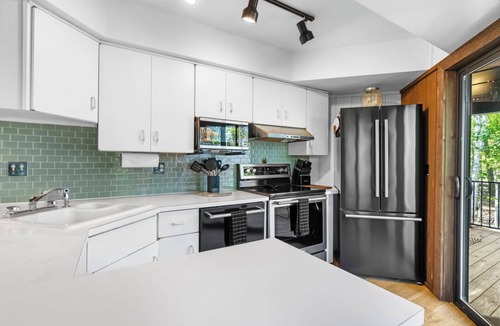 Michaywe House | Time Capsule | 5BR Gaylord — Hot Tub, Sauna, Arcade & Pool
