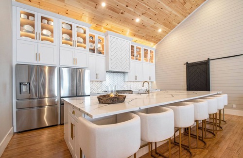 Three Oaks House | Timeless Architecture. 6 bedrooms, 8 bathrooms! Sleeps 16! Heart of Three Oaks!