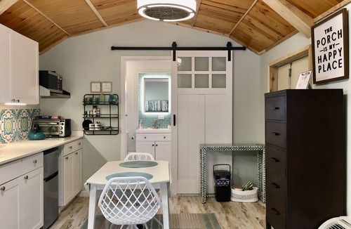Foley House | Tiny for Two + Small Dog OK! - Near BEACH, SPORTS COMPLEX, OWA, TANGER