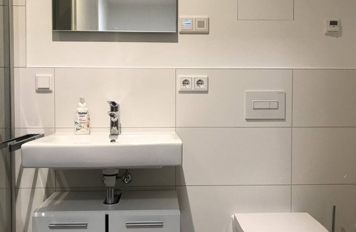 Outer Neustadt Apartment | Tiny Spring Apartment