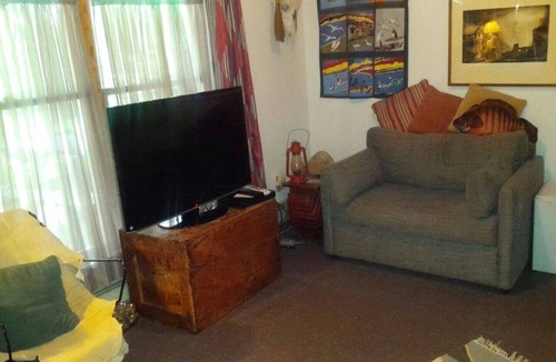 Winamac Cabin | TIPPECANOE ROOM Individual Rental. 1 QUEEN BED, 2 GUESTS ONLY ROOM
