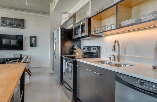 McFerrin Park Condo | Traveler's Haven 1bd 1 and half bath 2 story East Nashville Condo