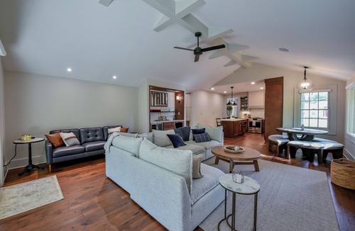 Tuscaloosa House | Tuscaloosa Charmer - Walk to Bryant Denny Stadium, The Strip, & Downtown!