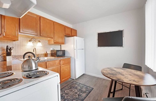 Gibraltar Apartment | Two bedroom apartment - close to Wyandotte, Detroit, and several local parks