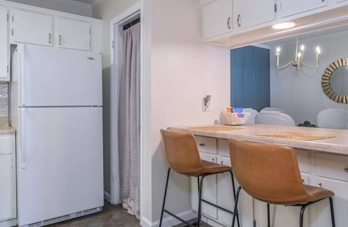 Vestavia Hills Apartment | Two Bedroom in Homewood, Minutes from Samford!