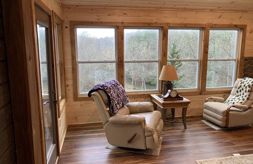 Sautee Nacoochee Cabin | Unbelievable Mountain Cabin on the Historic Chattahoochee River- 3/26 Remodel