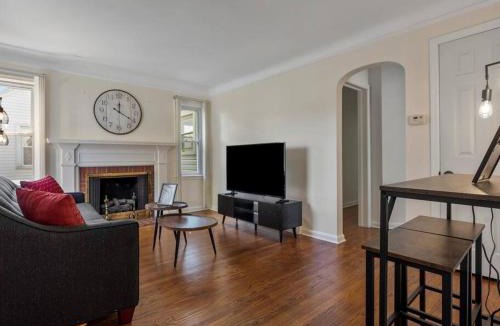 Ferndale House | Unique & Cozy Hideaway!