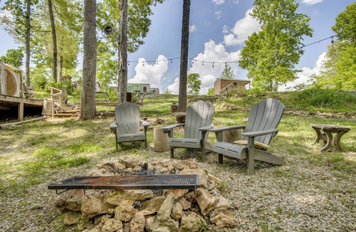 Rogersville Apartment | Unique Glamping Tent in Tennessee River Valley