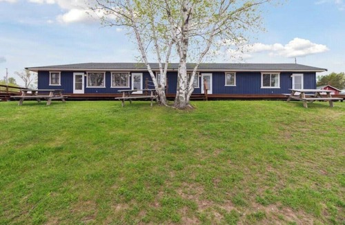Long Lake Cabin | Unit 2 Long LakeLodge-Lakefront-2BR New