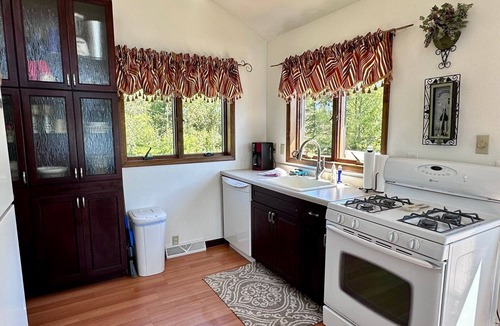 Loretto House | UP Lake Home with access to 3 lakes - fish, swim, relax! WIFI