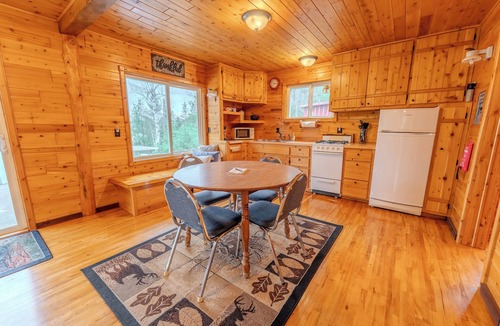 Crystal Falls Cabin | UP Lakeside Cabin - Summer Lakefront Cabin — Swim, Paddle & Relax