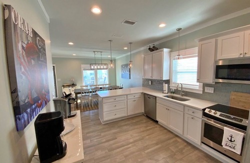 Morgantown House | Upscale Home in Morgantown - Views, Pools, Tennis