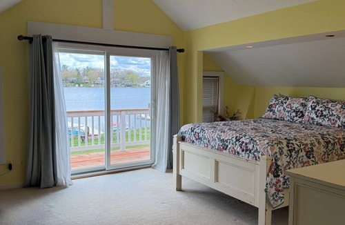 Howell House | Vacation at the Lake
