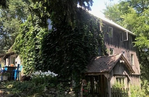 Lake Leelanau House | Vineyard Views House & Guest House, Suttons Bay - close to Traverse City, Leland