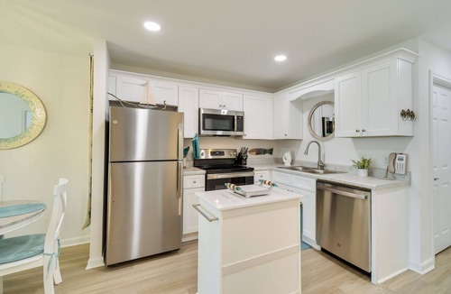 Fort Morgan Apartment | Walk to Beach! Gulf Shores Escape w/Indoor Pool