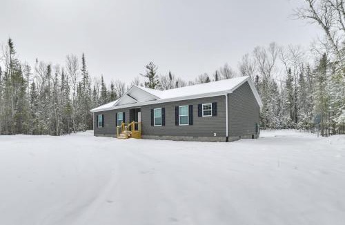 Presque Isle House | Walk to Beach: Modern Retreat in Presque Isle!