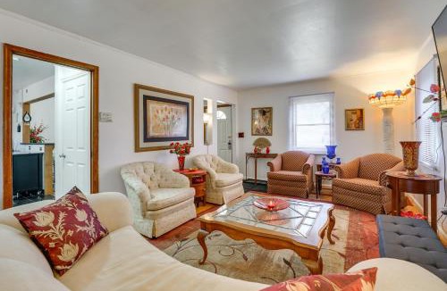 Royal Oak House | Walk to Detroit Zoo: Home w/Sunroom & Patio!