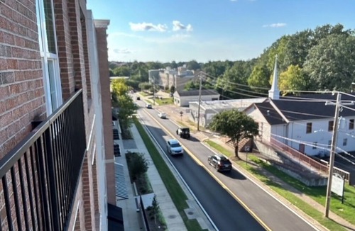 Oxford Condo | WALK TO THE BASEBALL STADIUM AND THE SQUARE! Sleeps 7, stocked fridge and snacks
