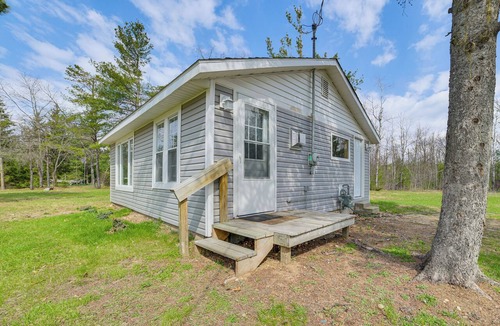 Lewiston Cottage | Walk to West Twin Lake: Remote Retreat w/Yard