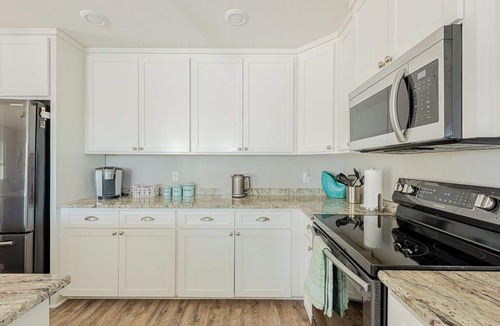 Biltmore Beach House | Walk2Beach! Pet Friendly! Fenced Yard! Kayaks! Cozy Coffee Porch Near St Andrews