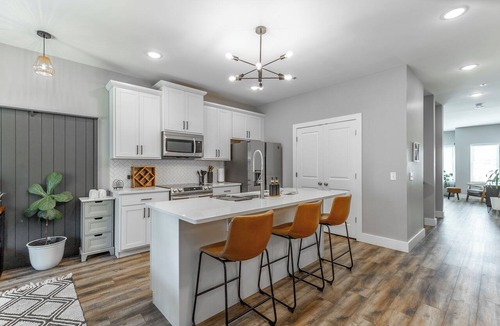 Chattanooga House | Walkable Downtown Getaway! 4BR + Rooftop + Garage