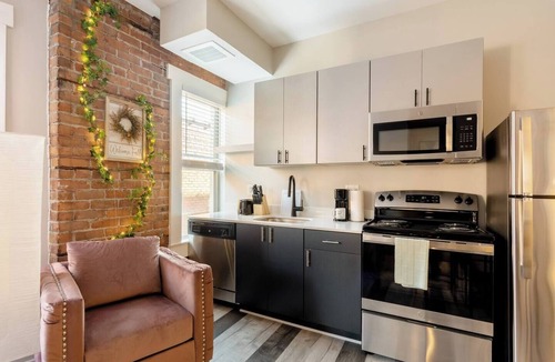 Midtown Apartment | ~Walking distance Midtown/DMC~ Long stays welcome!