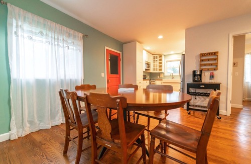 New Buffalo House | Walking Distance to Shops, Beach, Restaurants and Brewery