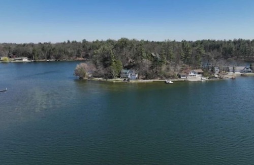 Greenville House | Waterfront Escape