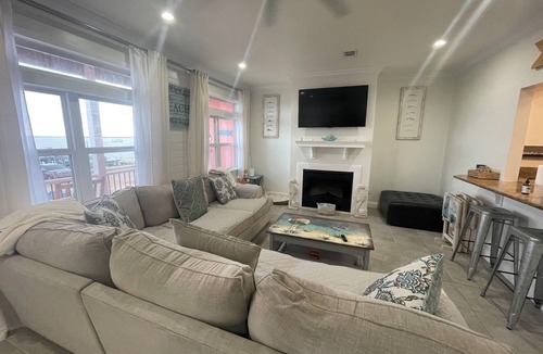 Southwind House | Waterfront Paradise/Panoramic Views/Beach access/Pets Ok w/fee