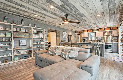 Shipshewana Cottage | Waterfront Retreat, 10 Mi to Dtwn Shipshewana