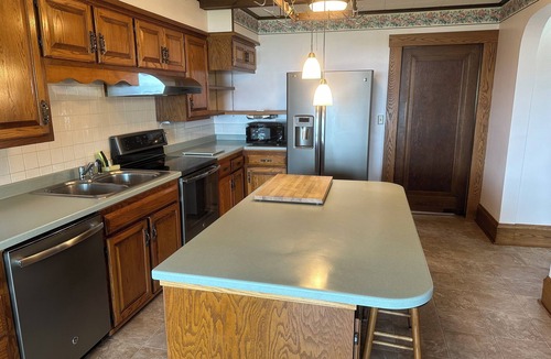 Menominee House | Waterfront View Lake Michigan - Building Family Memories!