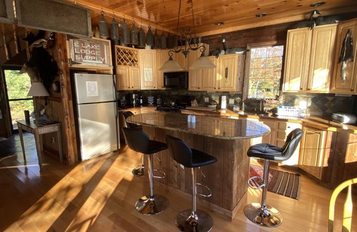 Mohawk Cabin | Waters Edge Cottage with Enchanting Lake Views