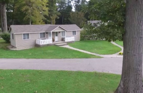 Whitehall Cabin | Weddings, reunions large events on Lake Michigan