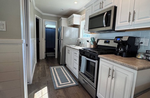 Mears House | WELCOME TO BLUE DUNES COTTAGE a 2-bedroom cottage in wonderful Silver Lake
