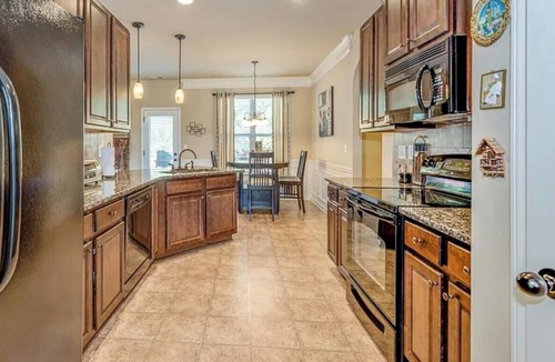 Jonesboro House | Welcome to Mr. T's Palace! Stay big. Relax easy. Your Home away from Home.