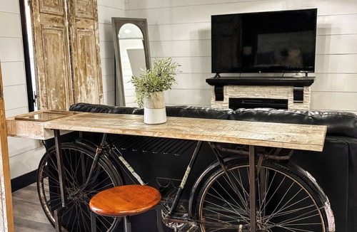 Red Bay Apartment | Welcome to our charming brick studio in the heart of downtown Red Bay!