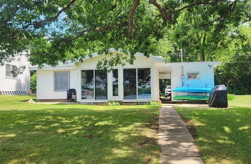 Fulton House | Welcome to your perfect getaway on All Sports Sand Lake