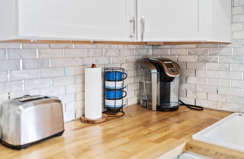 West Central Apartment | Well-Equipped 1Bd Apt — Pet Friendly, Near Parkview Field & Downtown