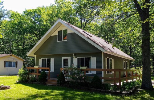 Caseville Cottage | 'Whispering Oaks' Cottage with Lake Access, Outdoor Fire Pit and More!